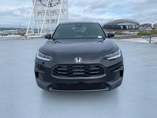 Crystal Black Pearl 2027 Honda HR-V Sport