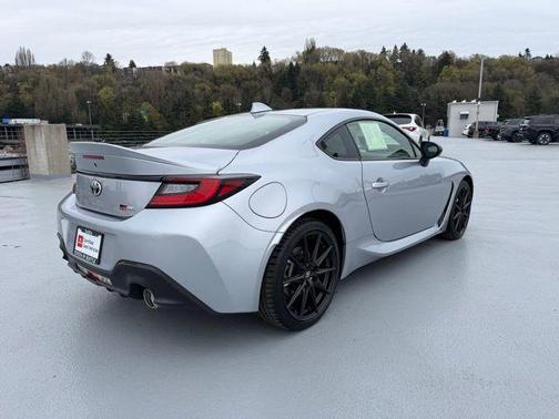 2025 Toyota GR86 Premium