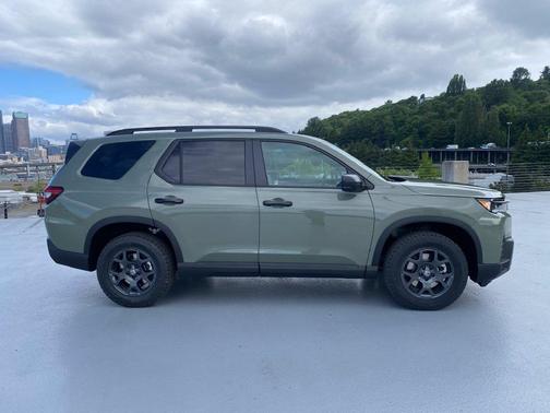 Ash Green 2026 Honda Pilot TrailSport