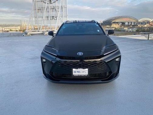 Black 2025 Toyota Crown Signia XLE