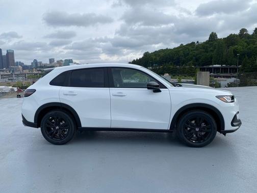 Platinum White Pearl 2027 Honda HR-V Sport