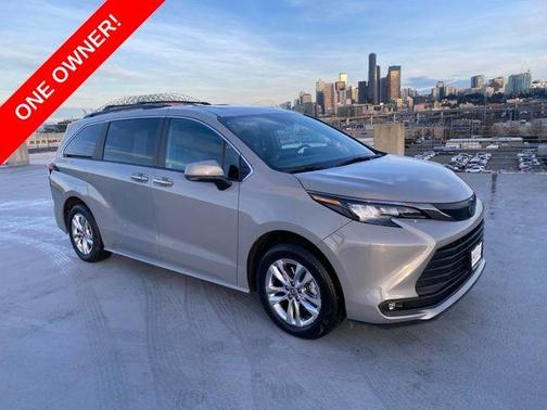 2023 Toyota Sienna Woodland Edition