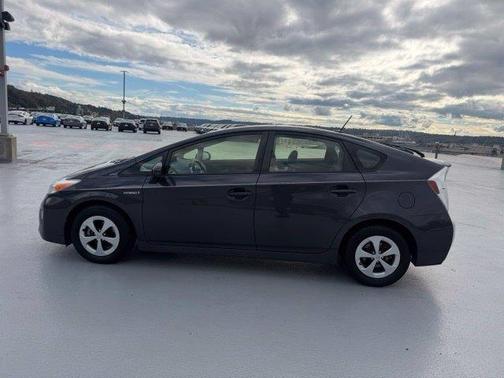 Winter Gray Metallic 2012 Toyota Prius Four