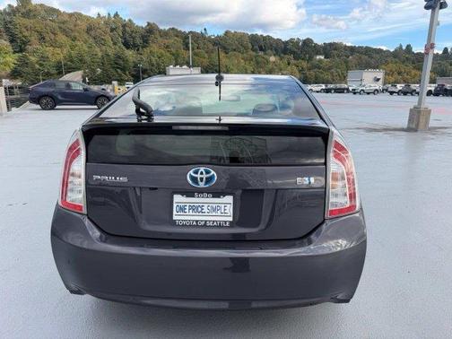 Winter Gray Metallic 2012 Toyota Prius Four