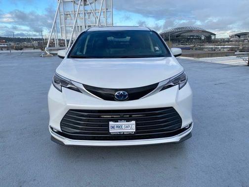 2022 Toyota Sienna Platinum 7 Passenger