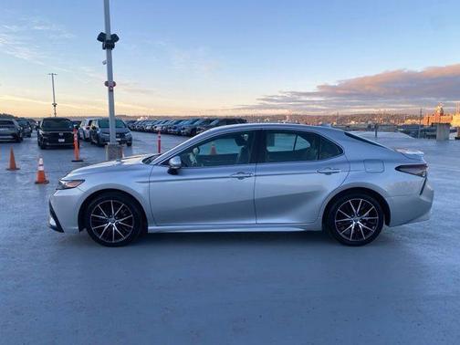 2022 Toyota Camry SE