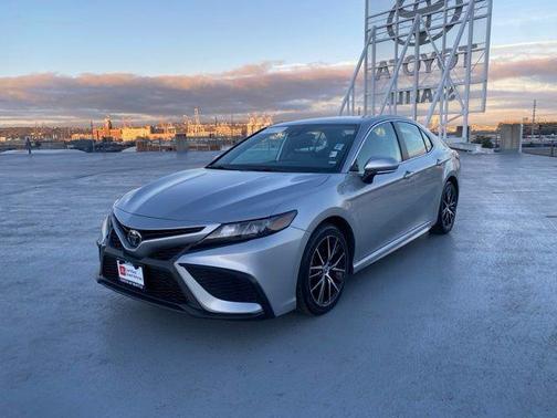 2022 Toyota Camry SE