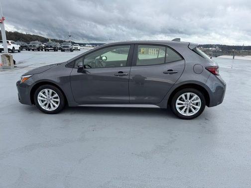 2025 Toyota Corolla Hatchback SE
