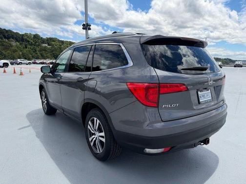 Modern Steel Metallic 2016 Honda Pilot EX-L