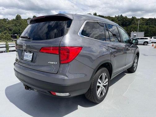 Modern Steel Metallic 2016 Honda Pilot EX-L