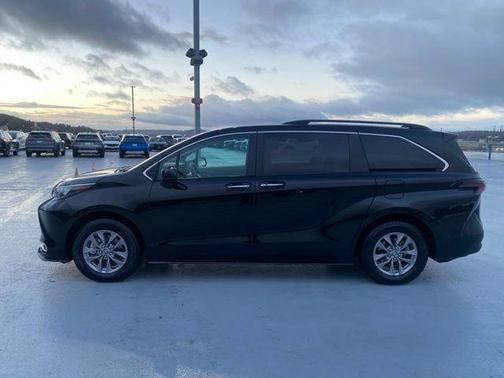 2024 Toyota Sienna XLE