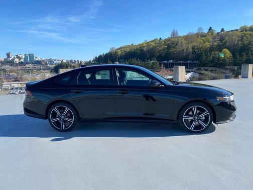 Crystal Black Pearl 2026 Honda Accord Hybrid Sport