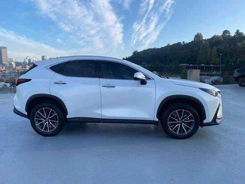 Eminent White Pearl 2022 Lexus NX 350h Base