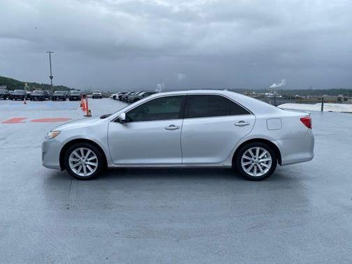 Classic Silver Metallic 2014 Toyota Camry XLE