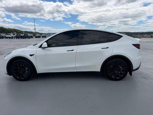 Pearl White Multi 2023 Tesla Model Y Long Range