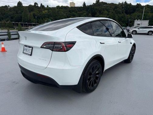 Pearl White Multi 2023 Tesla Model Y Long Range