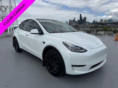 Pearl White Multi 2023 Tesla Model Y Long Range