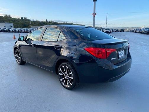 Galactic Aqua 2018 Toyota Corolla SE