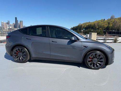 Midnight Silver Metallic 2023 Tesla Model Y Performance