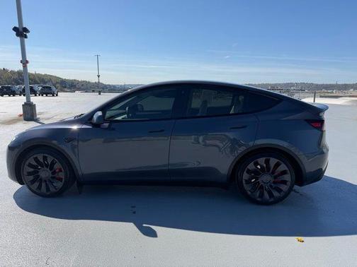 Midnight Silver Metallic 2023 Tesla Model Y Performance