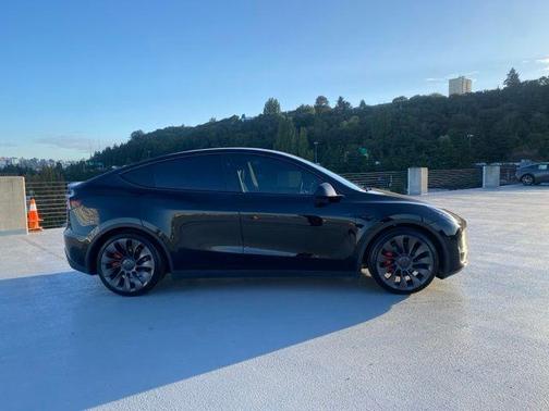 2023 Tesla Model Y Performance