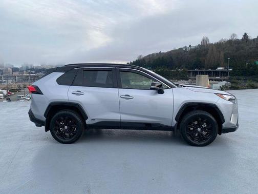 Silver Sky Metallic 2024 Toyota RAV4 Hybrid XSE