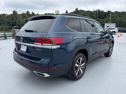 Tourmaline Blue Metallic 2022 Volkswagen Atlas 2.0T SE