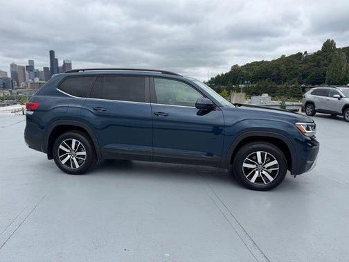 Tourmaline Blue Metallic 2022 Volkswagen Atlas 2.0T SE