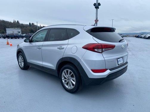 2016 Hyundai TUCSON SE