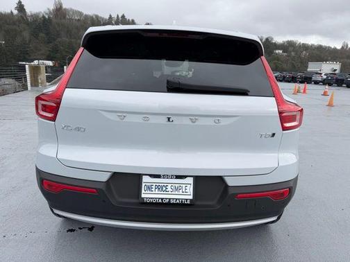 2020 Volvo XC40 T5 Momentum