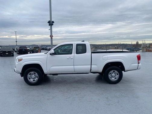 2017 Toyota Tacoma SR
