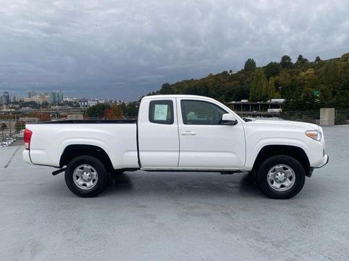 2017 Toyota Tacoma SR