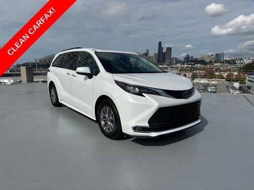2024 Toyota Sienna XLE
