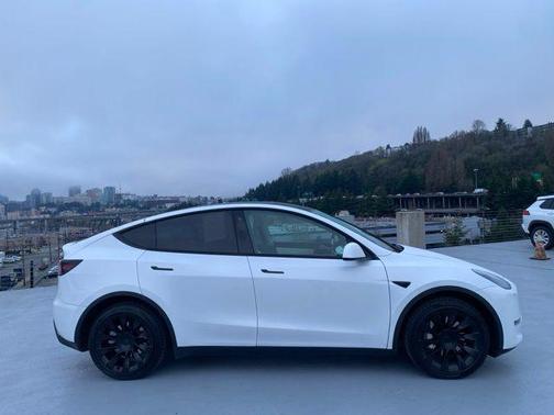 2020 Tesla Model Y Long Range