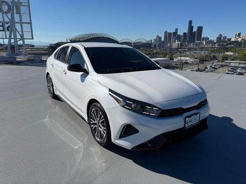 Snow White Pearl 2024 Kia Forte GT-Line