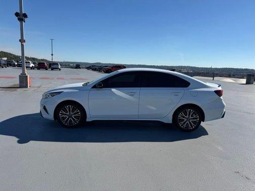 Snow White Pearl 2024 Kia Forte GT-Line