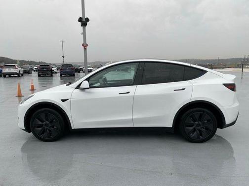 2025 Tesla Model Y Long Range