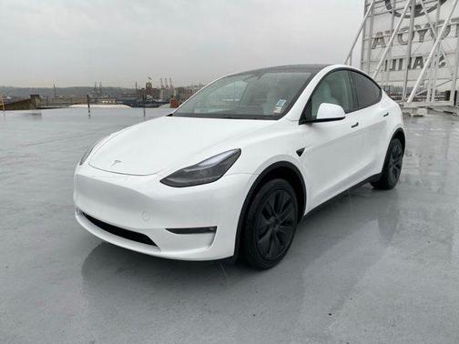 2025 Tesla Model Y Long Range