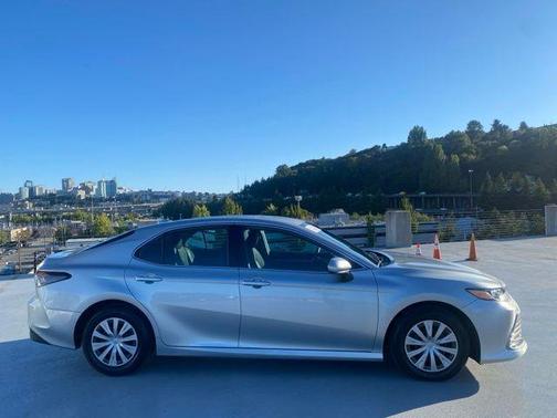 2023 Toyota Camry Hybrid LE