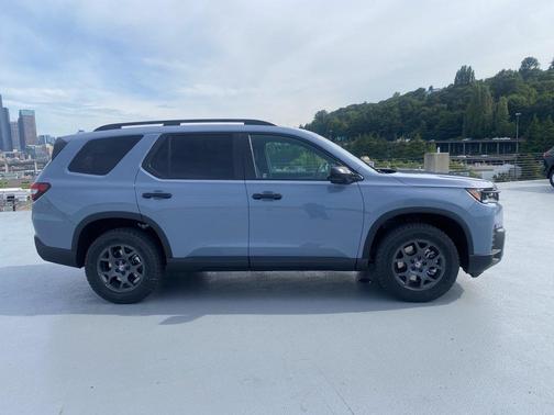 Sonic Gray Pearl 2026 Honda Pilot TrailSport