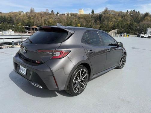 Magnetic Gray Metallic 2021 Toyota Corolla Hatchback XSE