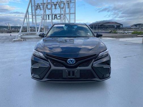2024 Toyota Camry Hybrid SE