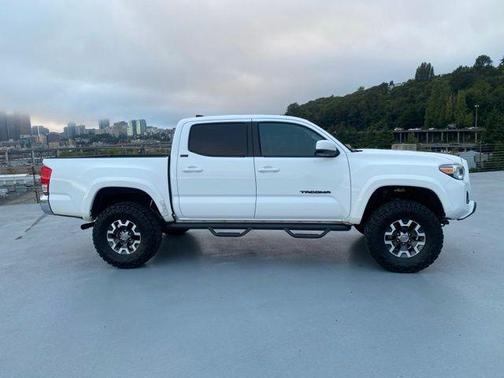 Super White 2018 Toyota Tacoma SR5