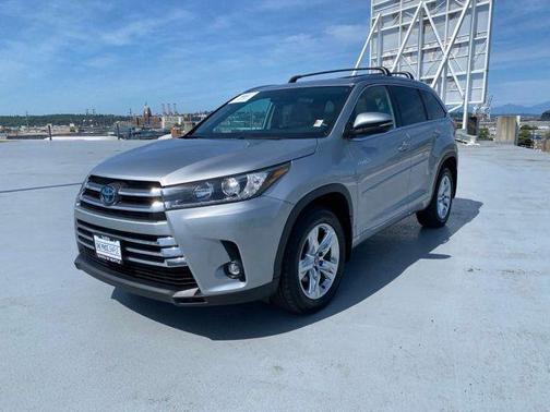 Celestial Silver Metallic 2019 Toyota Highlander Hybrid Limited