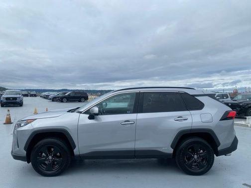 2022 Toyota RAV4 Hybrid LE