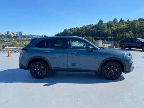 Pearl 2025 Honda HR-V Sport