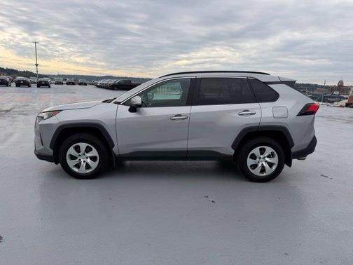 Silver Sky Metallic 2019 Toyota RAV4 LE