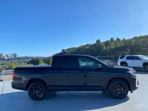 2022 Honda Ridgeline Black Edition