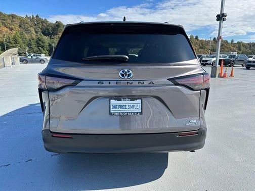 2023 Toyota Sienna XLE