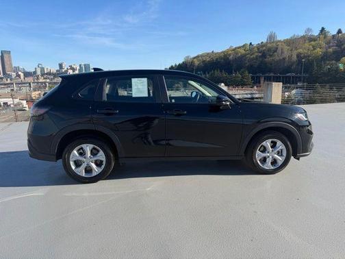 Modern Steel Metallic 2024 Honda HR-V LX